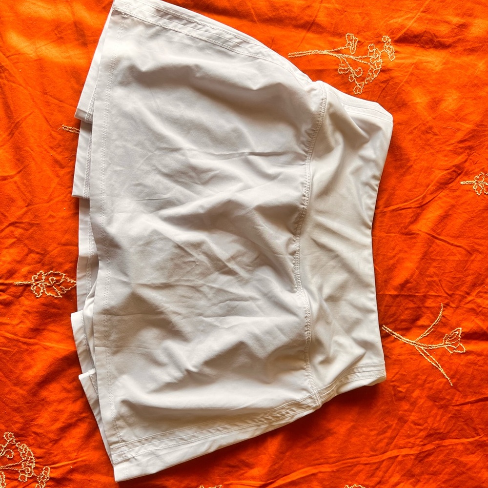 White 90° degree skort size medium
